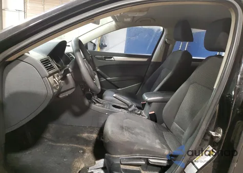 2016 Volkswagen Passat 1.8T S z USA, uszkodzony, nr VIN 1VWAT7A33GC007558